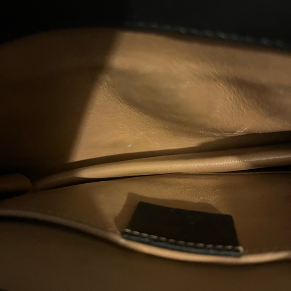 Gucci Black Designer Women's Bag with Pearl and Bee Embellishments - Picture 8 of 13